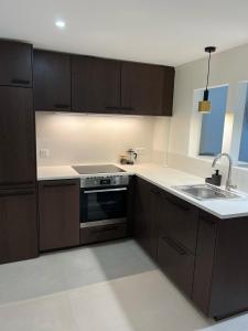Zdjęcie z galerii obiektu Appartement d'architecte au cœur de Paris 9 w Paryżu