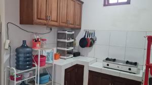 Η κουζίνα ή μικρή κουζίνα στο Rumah Kalimanjung