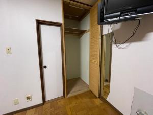 新潟県小千谷市 平成インにあるテレビまたはエンターテインメントセンター