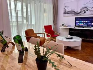 Gallery image of Cozy Straits Quay Marina Suites W balgony and free car park 3B2R in George Town