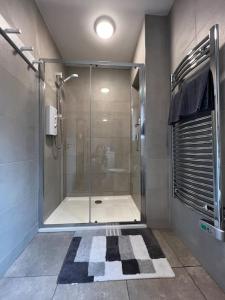 Ένα μπάνιο στο “ The Art House 4” Galway, Woodquay