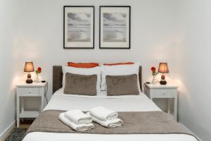 Een bed of bedden in een kamer bij Porto Ribeira RC Traseiras
