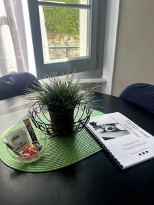Fotografia z galérie ubytovania Résidence Harmonie Appartement N 2 Meublé Avec Petit Déjeuner v destinácii Néris-les-Bains