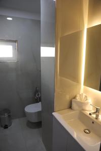 Koupelna v ubytování Pamja e Qyteteve