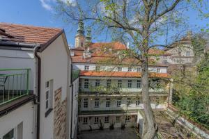 Tòa nhà nơi khách sạn căn hộ tọa lạc