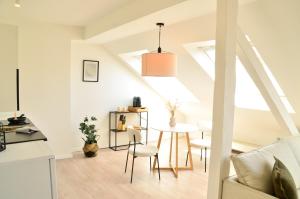 Gallery image of MILPAU Bottrop 3 - Modernes und zentrales Premium-Apartment mit Queensize-Bett - Netflix, Nespresso und Smart-TV in Bottrop