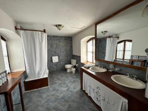 Koupelna v ubytování Hacienda La Cienega