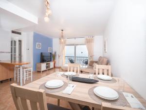 Kuchyňa alebo kuchynka v ubytovaní Apartamentos El Calón Playa
