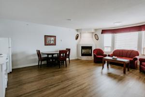 صورة لـ Western Budget Plus Mosaic Suites في ريد دير +22 صورة