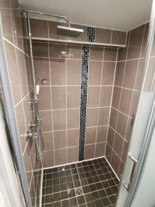 Ένα μπάνιο στο Appartement calme +16 φωτογραφίες
