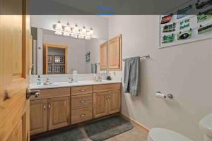 Ένα μπάνιο στο Premier Lakeside Retreat on The Whitefish Chain! +16 φωτογραφίες