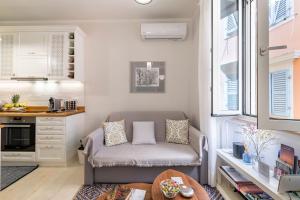 Posezení v ubytování Palazzino Leone - Corfu Old Town Liston Deluxe Apartment