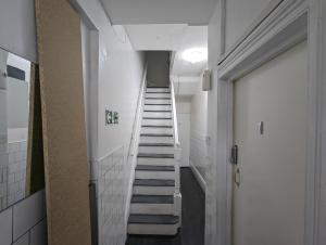 Gallery image of Inner-City Apartments - Basic Amenites in Cardiff