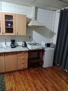 A cozinha ou kitchenette de Apartment Tsentr 5