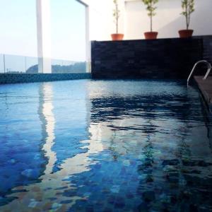 Bazén v ubytování Olive Tree Hotel Penang nebo v jeho okolí