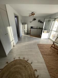 Φωτογραφία από το άλμπουμ του Cycladic Art Dame σε Μέση