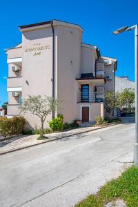 Imagen de la galería de Apartments Antic 1, en Pješčana Uvala