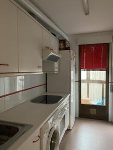 Kuchyň nebo kuchyňský kout v ubytování MYM Vivienda Ávila, buena situación. VUT-AV-00805