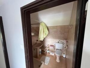 A bathroom at Talabér Vendégház