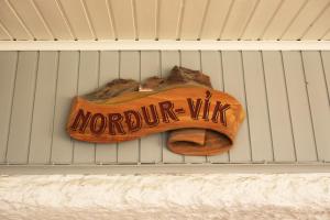 Ein Zertifikat, Auszeichnung, Logo oder anderes Dokument, das in der Unterkunft Vík Hostel ausgestellt ist