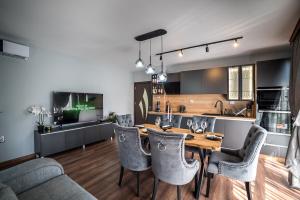 TV a/nebo společenská místnost v ubytování Apartment Tiana Lux 2