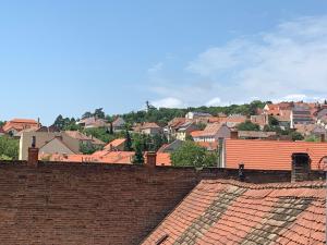 Výhľad na mesto Pécs alebo výhľad na mesto priamo z hotela