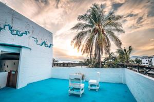 Bazén v ubytování Maidith Galapagos Inn nebo v jeho okolí