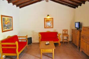 TV a/nebo společenská místnost v ubytování Casa Rural La Aldaba