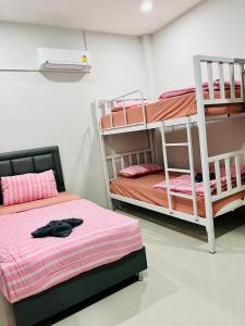 Ένα ή περισσότερα κρεβάτια σε δωμάτιο στο Kazokupoolvilla +32 φωτογραφίες