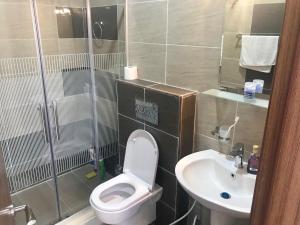 Ένα μπάνιο στο Um Uthaina Place