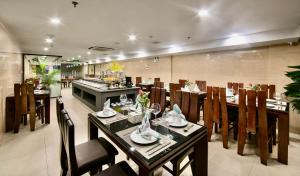 Restaurace v ubytování Marina Hotel Ha Noi