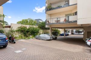 Budova, kde se apartmán nachází + 20 fotografií