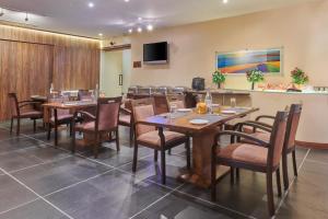 Μια τηλεόραση ή/και κέντρο ψυχαγωγίας στο Hotel Studio Estique