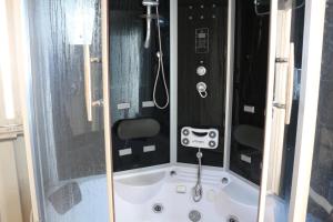 Koupelna v ubytování The Hush Nepal + 60 fotografií