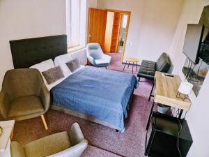 Televisyen dan/atau pusat hiburan di Family hotel Maxim
