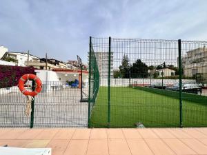 Tennis and/or squash facilities at Las Palomas Beach or nearby