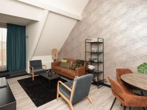 Posezení v ubytování Luxury apartment in Renesse with infrared sauna