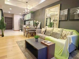 אזור ישיבה ב-The Astra Condo Changkhlan in Chiang Mai