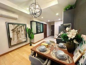 אזור ישיבה ב-The Astra Condo Changkhlan in Chiang Mai
