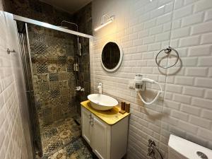 Ein Badezimmer in der Unterkunft Portofino Urla Boutique Hotel