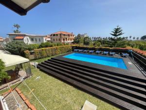 Басейн в John Sea Suites або поблизу
