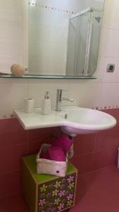 Ένα μπάνιο στο Rosdani Apartment +9 φωτογραφίες