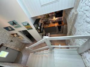 Køkken eller tekøkken på Entire apartment with swimming pool near Aubeterre