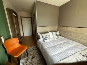 Khovuun hotel客房内的一张或多张床位