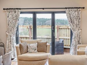 Χώρος καθιστικού στο 3 Bed in Bridgnorth 94532