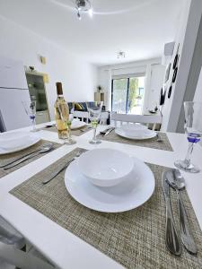 Fotografie z fotogalerie ubytování Marina Gardens, delightful 2 bedroom apartment v destinaci Paphos City