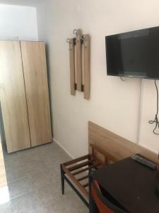 Μια τηλεόραση ή/και κέντρο ψυχαγωγίας στο Family Hotel Yulian