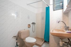 Ένα μπάνιο στο Dorothy's Seaview Apartment +22 φωτογραφίες