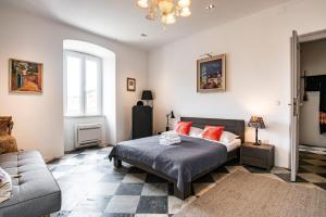 Posteľ alebo postele v izbe v ubytovaní SECRET GARDEN APARTMENT by DuHomes