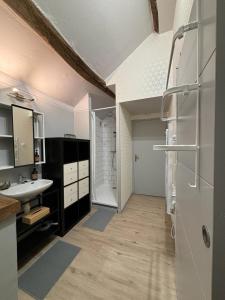 Cucina o angolo cottura di La Maison du bonheur - Gîte RULINA - Corancy